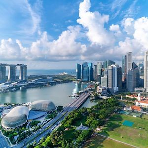 Deluxe Marina Bay 1 King Balcony Marina Bay View